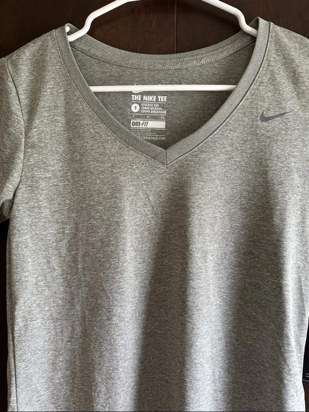 Nike Women’s Heather Gray V-Neck Dri-FIT Tee - Picture 4 of 4